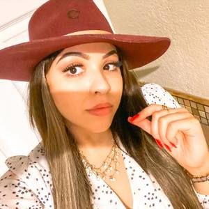 Meet your Posher, Catherine